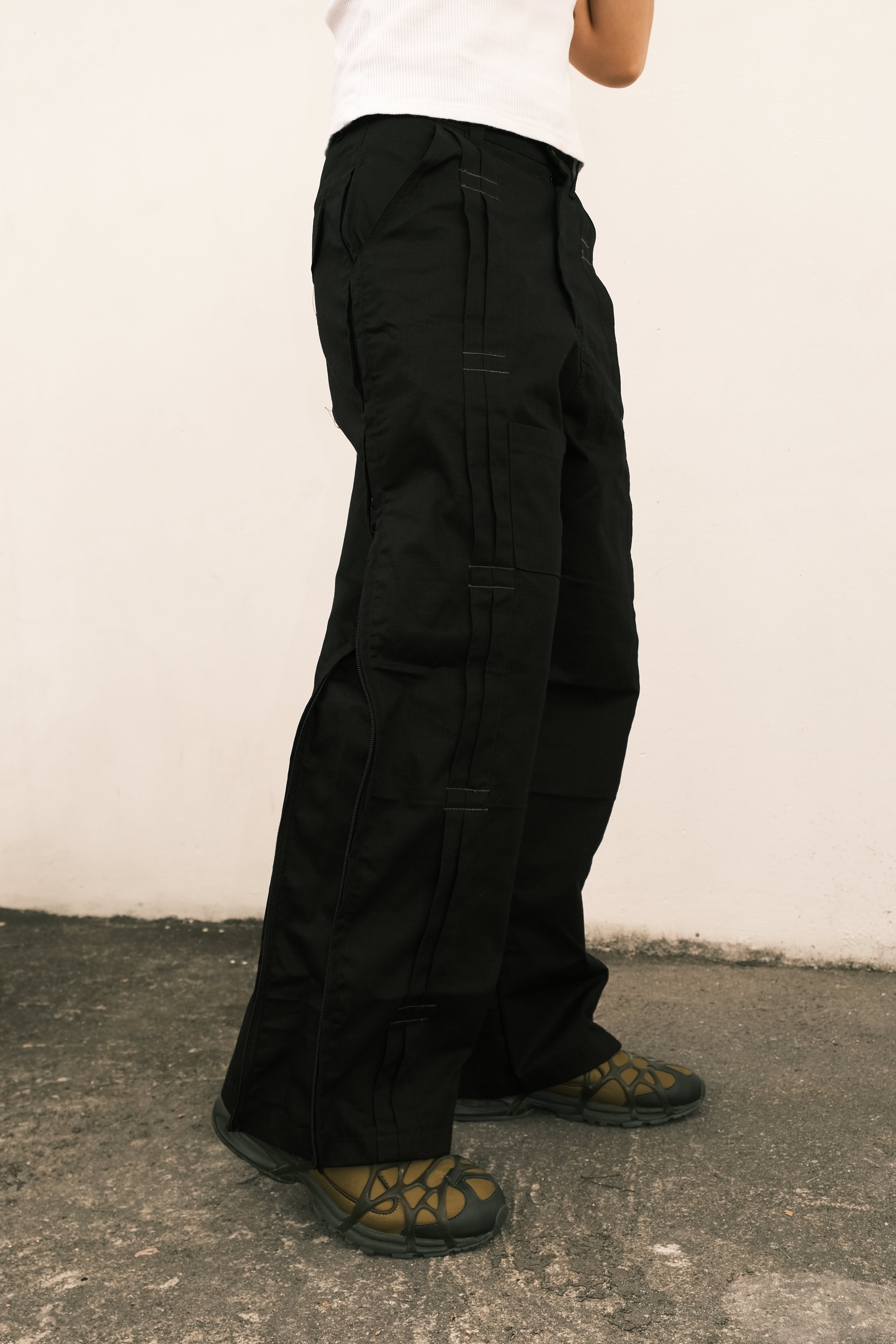 Pleated Zip Pants (Black)