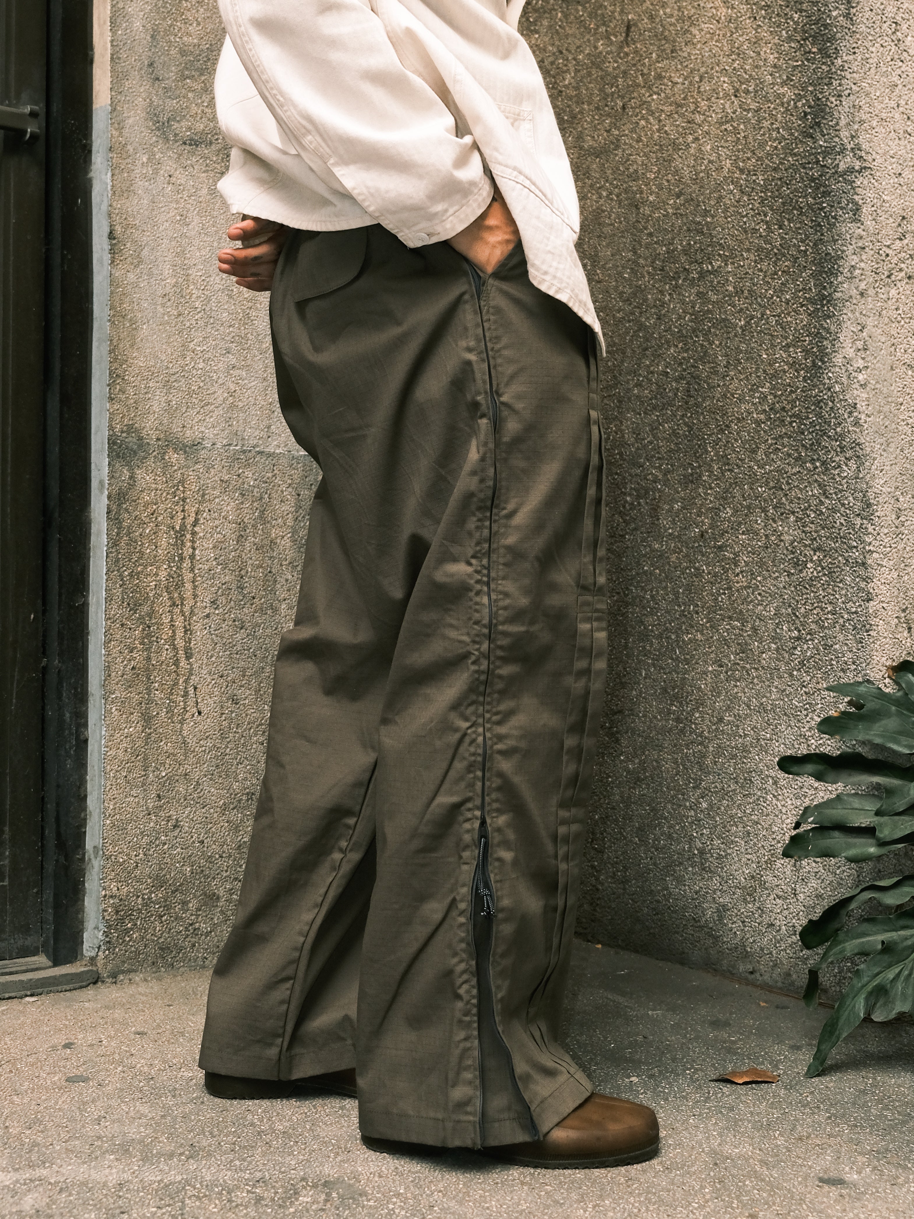 Pleated Zip Pants (Smoke Green)