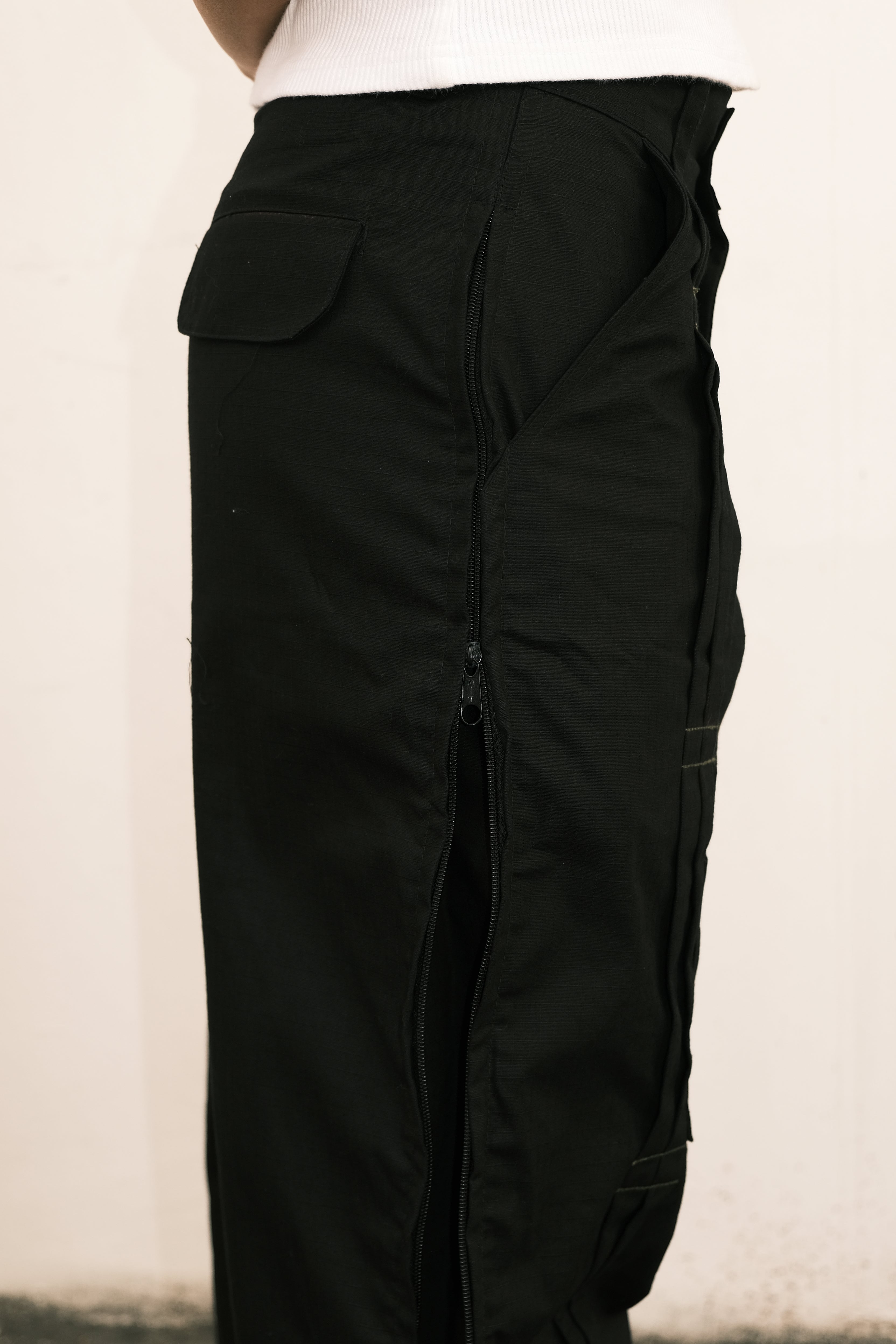 Pleated Zip Pants (Black)